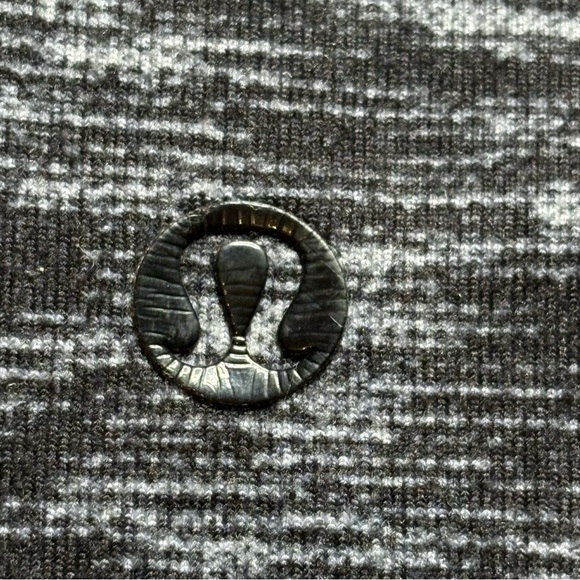 Lululemon Exquisite Crop - Picture 3 of 5